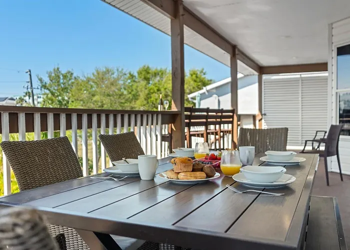 Bikini Beachhouse! Sleeps 16 Wheated Poolfirepit Ferienhaus