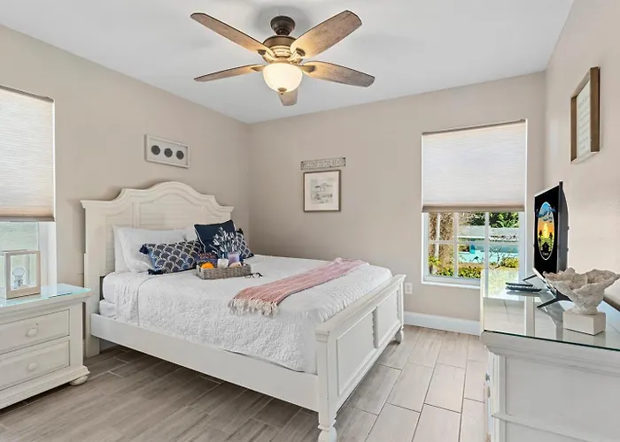 Ferienhaus Bikini Beachhouse! Sleeps 16 Wheated Poolfirepit *