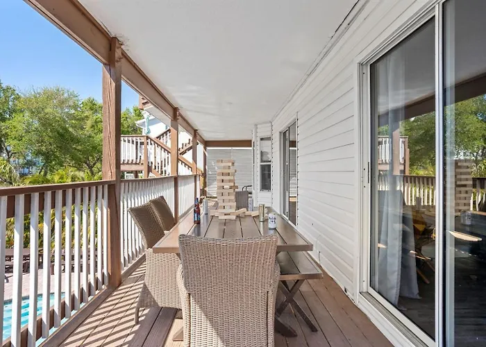 Bikini Beachhouse! Sleeps 16 Wheated Poolfirepit * Clearwater Beach