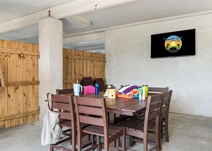 Bikini Beachhouse! Sleeps 16 Wheated Poolfirepit * Clearwater Beach