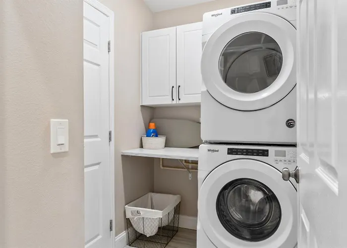 Bikini Beachhouse! Sleeps 16 Wheated Poolfirepit Clearwater Beach