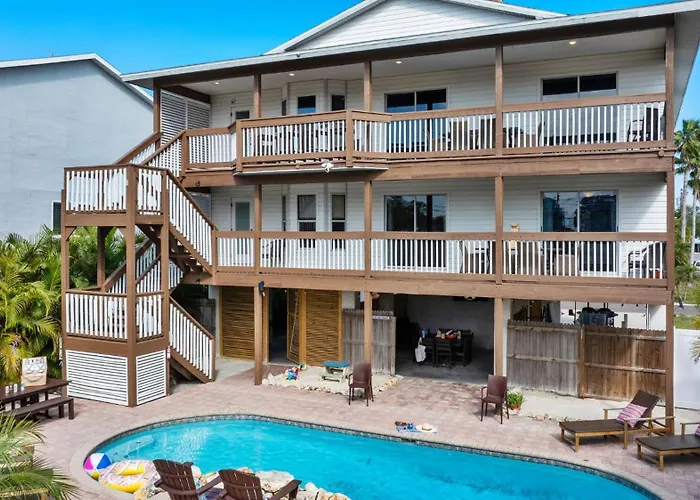 Bikini Beachhouse! Sleeps 16 Wheated Poolfirepit *