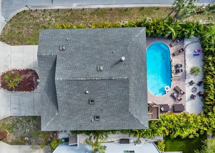 Ferienhaus Bikini Beachhouse! Sleeps 16 Wheated Poolfirepit *